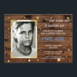 Foto Birthday Vintag Style Holz Einladung 40. 60.<br><div class="desc">Fügen Sie Ihr Foto zu diesem Vintagen Holzeinladen. Erhöhe jedes Alter. Rückdruck im Lieferumfang enthalten.</div>