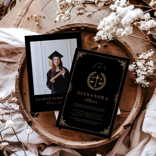 Foto Black Gold Elegante Law School Abschluss Einladung (Von Creator hochgeladen)