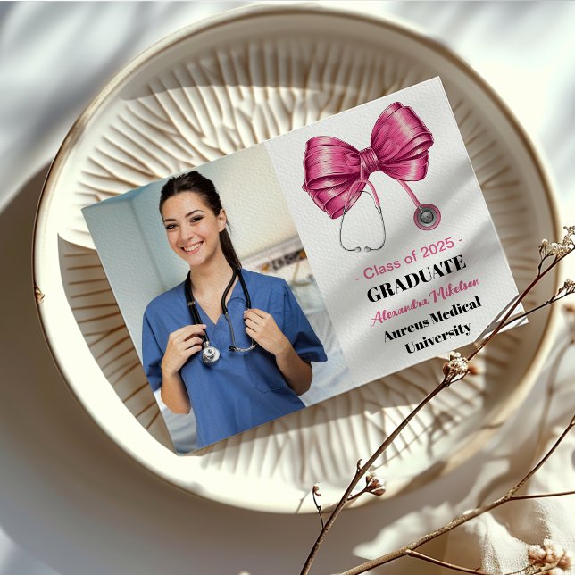 Foto Bow Stethoscope Nursing School Graduate Ankündigung (Von Creator hochgeladen)