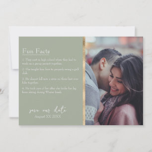 Foto "Bridge & Groom Facts" über "Sage Green" Einladung