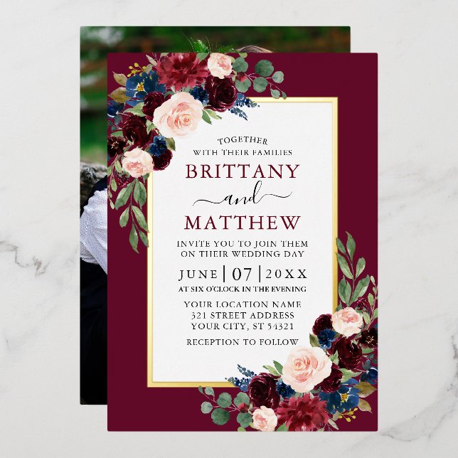 Foto Burgundy Wedding Gold Folieneinladung (Vorderseite/Rückseite)