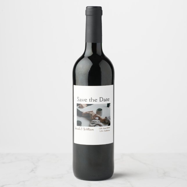 Foto Classic White elegante Typografy Hochzeit Mod Weinetikett (Vorderseite)