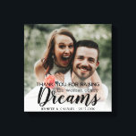 Foto Dankeschön an die Eltern der Braut Leinwanddruck<br><div class="desc">Das Design enthält das Zitat "Danke,  dass du die Frau meiner Träume großgezogen hast",  dein Lieblings-Foto,  Namen und Hochzeitsdatum. Großes Geschenk für die Eltern der Braut.</div>