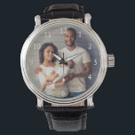 Foto der benutzerdefinierten Familie - Weiße Zahle Armbanduhr<br><div class="desc">Verwandeln Sie ein Foto in einen wertvollen Sake,  den er jeden Tag benutzen kann. Diese Uhr zeigt einfache weiße Sans Serifennummern,  die Platz für Ihr Lieblingsfoto bieten. Ersetzen Sie das Beispielbild einfach durch Ihr eigenes.</div>