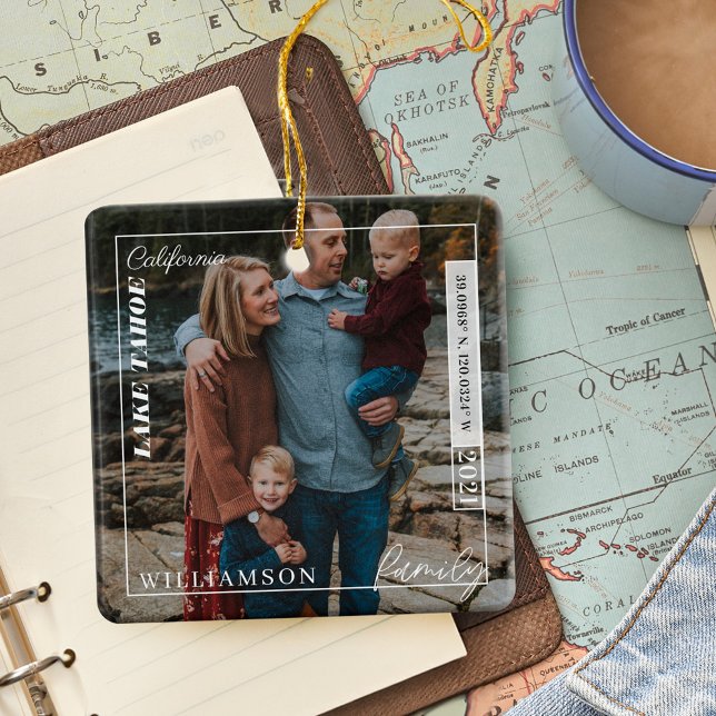 Foto der Familie Moderne Redaktion Reisegepäck Keramikornament (Family Photo Modern Editorial Travel Keepsake Ceramic )