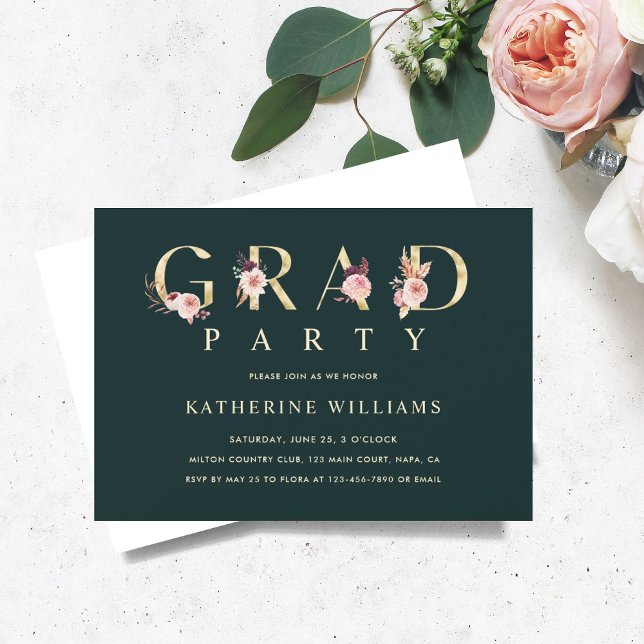 Foto der Green Gold Floral Letter Graduation Party Einladung (Von Creator hochgeladen)