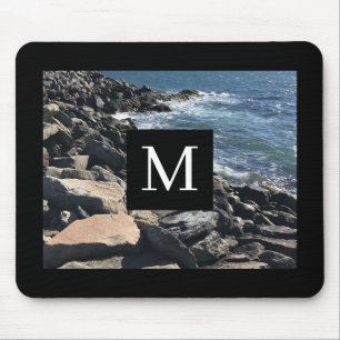 Foto der Meereswellen und Felsen Urschwarz Mousepad