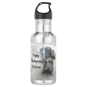 Foto des Niedlichen kleinen Eichhörnchens mit Fluf Edelstahlflasche