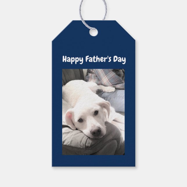 Foto des Niedlichen Weißen Hundes, der mit Vater B Geschenkanhänger (Vorderseite)