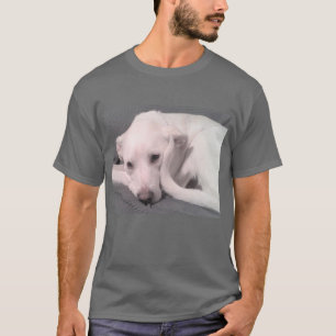 Foto des Niedlichen Weißen Hundes mit grobem Schwa T-Shirt