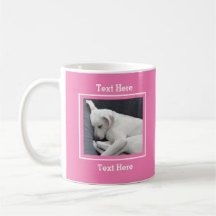 Foto des Niedlichen Weißen Hundes Schlafen rosa Kaffeetasse