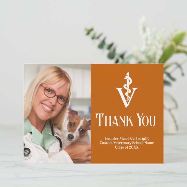 Foto des Veterinäramts in Orange anpassbar Dankeskarte (Stehend Vorderseite)