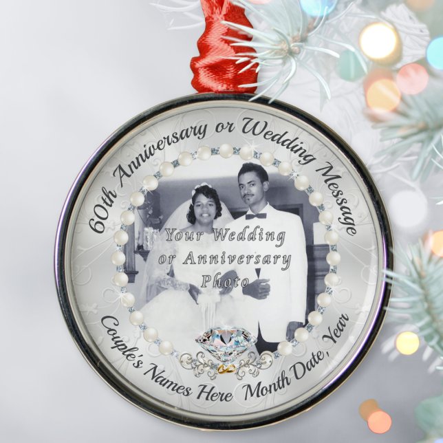 FOTO: Diamond, 60th Wedding Anniversary Ornaments Ornament Aus Metall (Inexpensive 60th anniversary Gifts. Diamond wedding anniversary gift ideas for friends. Ornament.)