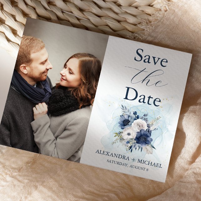 Foto Dusty Blue und Navy Floral Elegante Hochzeit Save The Date (Von Creator hochgeladen)