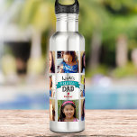 Foto DYI Collage World Bester Vater Aquamarin Bann Edelstahlflasche<br><div class="desc">"Der Bestste Vater der Welt." Lass Vater weiß, was du wirklich von ihm hältst. Zeit für ihn, nach einem Workout mit dieser coolen Wasserflasche seinen Durst zu stillen, die eine personalisierte Foto-Collage und eine kühne, moderne Typografie mit einem grafischen aquamarinen blauen Banner auf einem Edelstahlhintergrund besticht. Mit 8 Fotos Ihrer...</div>