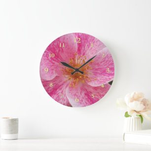 Foto einer einzelnen rosa-weißen Rosenblüte Große Wanduhr