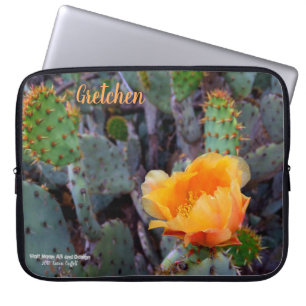 Foto einer Orangefarbene Feigenkaktusblüte Laptopschutzhülle