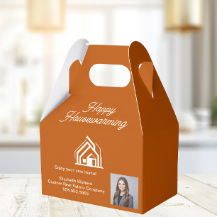 Foto eines Maklers der Burnt Orange Real Estate Co Geschenkschachtel