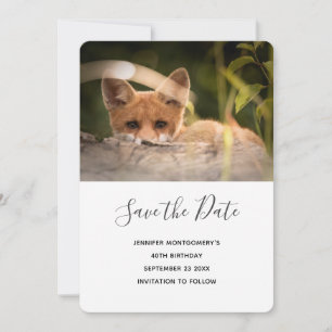 Foto eines Niedlichen kleinen Fuchses Save the Dat Date