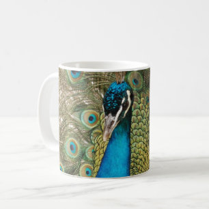 Foto eines schönen Pfaus mit ausgebreiteten Federn Kaffeetasse
