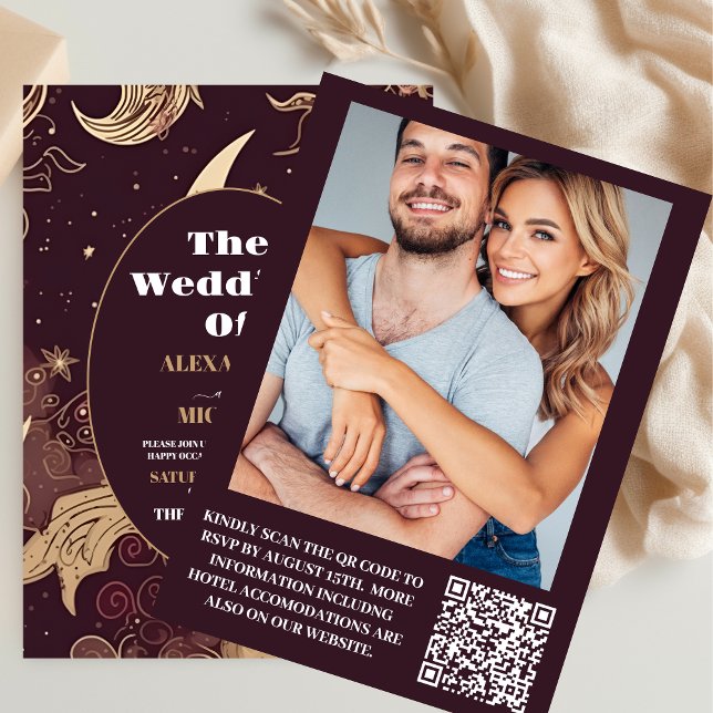 Foto Elegant Burgundy Gold Celestial Wedding Einladung (Von Creator hochgeladen)