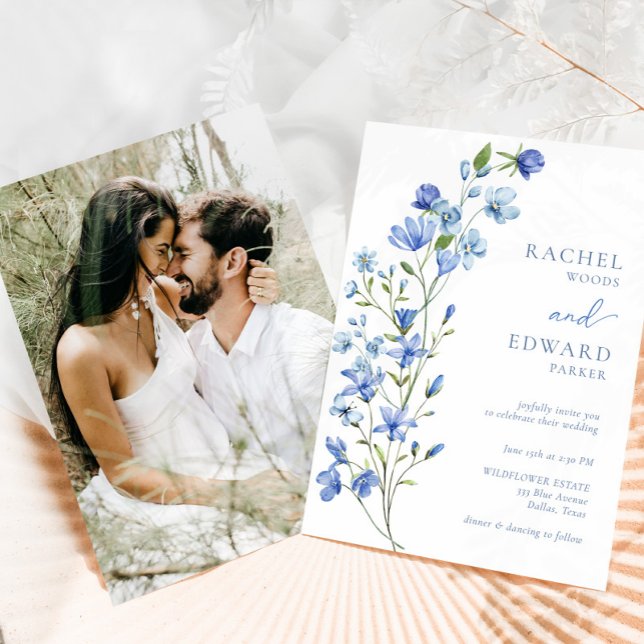 Foto Elegant Dusty Blue Floral Wedding Einladung (Von Creator hochgeladen)