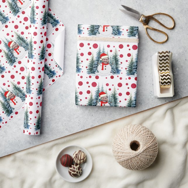 Foto Face Christmas Funny Snowman Geschenkpapier (Kunsthandwerk)