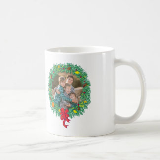 Foto-Feiertags-Tasse: Frohe Weihnacht-Kranz Kaffeetasse