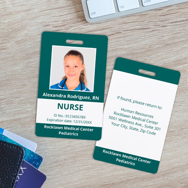 Foto für benutzerdefinierte Mitarbeiter Blau-Grün- Ausweis (Custom Employee Photo Blue-Green White Medical ID Badge, in situ)