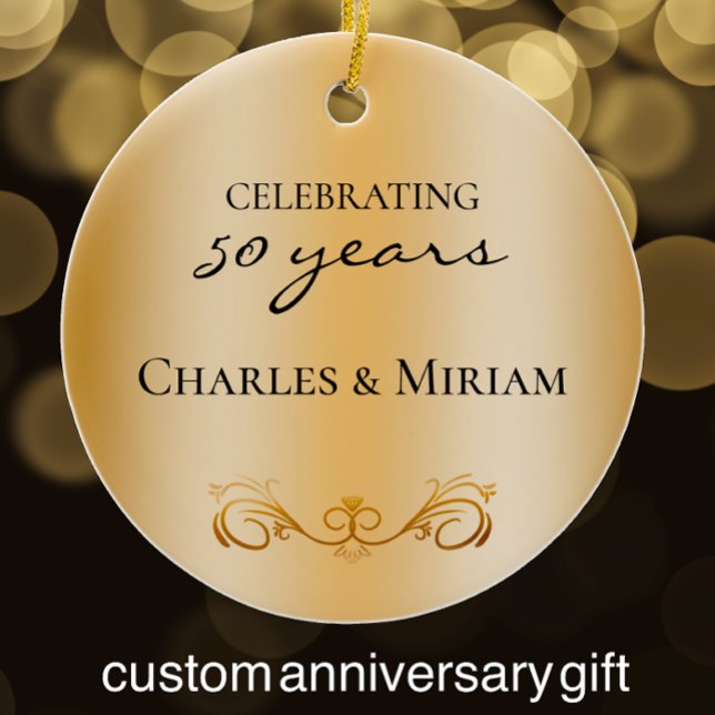 Foto für Couple's Names 50th Wedding Anniversary Keramik Ornament (Add couples names and photo for a personalized anniversary gift. A golden ornament keepsake.
)