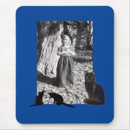 Foto Halloween Costumed Child Black Cats on Blue Mousepad