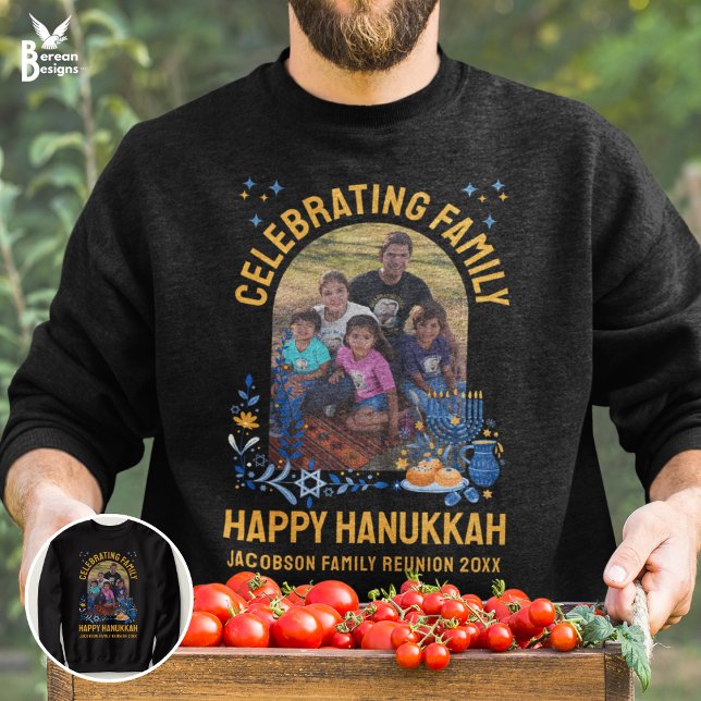 Foto HANUKKAH FAMILY WIEDERSEHEN Sweatshirt (Stylish CELEBRATING FAMILY Happy Hanukkah matching sweatshirt with CUSTOMIZABLE PHOTO AND TEXT )