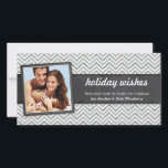 Foto HOLIDAY Retro Zickzack silberner Glitzer grau Feiertagskarte<br><div class="desc">Senden und extra besondere Nachricht mit Stil und Pizzazz in diesem Jahr... Personalisiert mit Ihren Details & Fotos werden sich meine modernen Urlaubsprodukte von den Grußfreuden abheben, die Ihre Freunde und Familie in dieser Saison erhalten werden, und ein besonderes Memento machen, das lange nach der Saison geschätzt wird. TIPP: 1....</div>