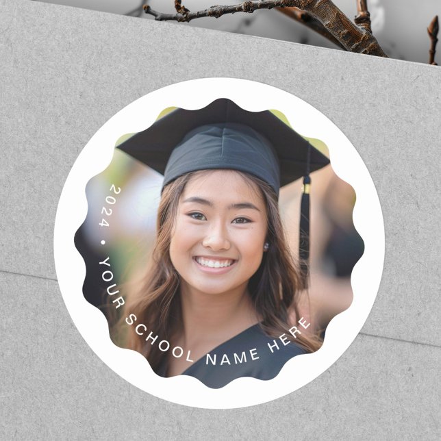 Foto Jahr Name Schule Abschluss weitläufige Grenze Runder Aufkleber (Photo grad year name school graduation wavy border classic round sticker)