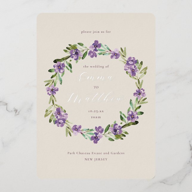 Foto Lilac Lila Botanische Wraath-Hochzeit Folieneinladung (Vorderseite)