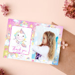 Foto Magical Unicorn Rainbow Geburtstagsparty Dankeskarte<br><div class="desc">Mit unserer Foto Magical Unicorn Rainbow Birthday Party Dankeschön über Ihre Karte zum Ausdruck bringen. Das ist nicht nur eine Karte, sondern auch Ihr Tor, Ihren Gästen mit einer Touch von Launen und Charme zu danken. Egal, ob Sie für ihre Anwesenheit, Geschenke oder Wohlwünsche danken, diese Dankeschön-Karte verwandelt Dankbarkeit in...</div>