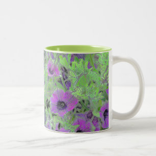 Foto-MANIPULATION, LILA PETUNIAS Zweifarbige Tasse