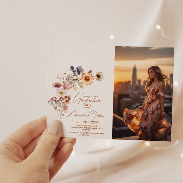 Foto Moderne Wildblume Abschluss Einladung (Von Creator hochgeladen)