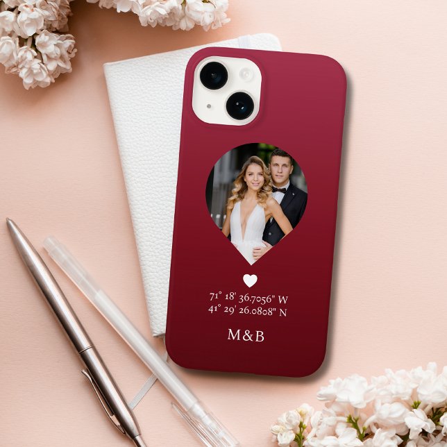 Foto Monogram Romantic Heart Coodinates Modern Case-Mate iPhone 14 Hülle (Von Creator hochgeladen)