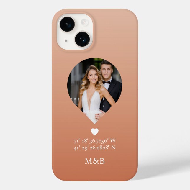 Foto Monogram Romantische Herzkoordinate Case-Mate iPhone 14 Hülle (Rückseite)
