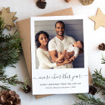 Foto noch mehr Gefallen in diesem Jahr Graue Drehb Feiertagskarte<br><div class="desc">Melden Sie sich die Ankunft Ihres neuesten Familienmitglieds an und wünschen Freunden ein frohes Weihnachtsfest mit dieser modernen Fotokarte. Die Worte "dieses Jahr mehr Beifall" tauchen in der Holzkohle-Grauschrift auf, wobei dekorative Wimpern bis an die Kanten der Karte reichen. Fügen Sie einfach Ihr Lieblings-Quadrat-Foto, zusammen mit Ihren Namen und das...</div>