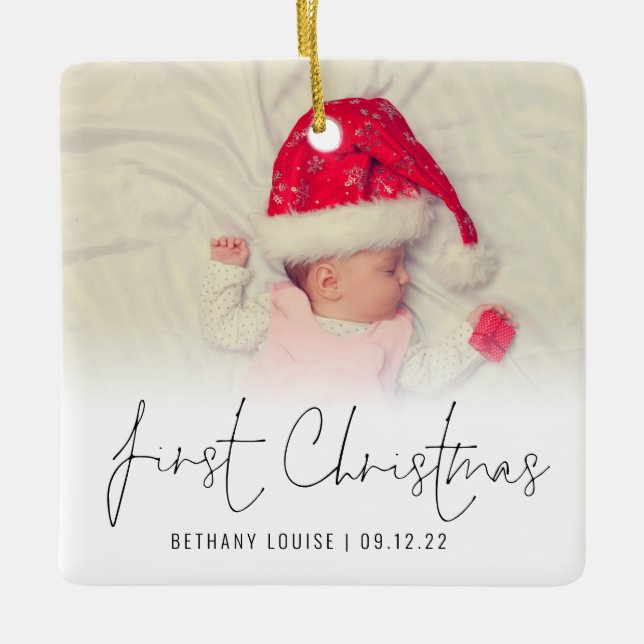 Foto Overlay Name Datum Baby First Christmas Cerea Keramikornament (Vorderseite)