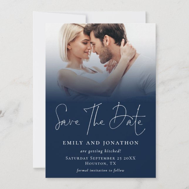 Foto Overlay QR Navy Blue White Script Hochzeit Save The Date (Vorderseite)