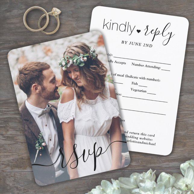 Foto Overlay Simple Script Elegant Wedding Kindly RSVP Karte (Von Creator hochgeladen)