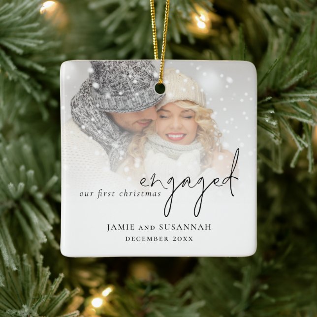 Foto Overlay-Skriptnamen 1. Verlobte Weihnachten Keramikornament (Baum)