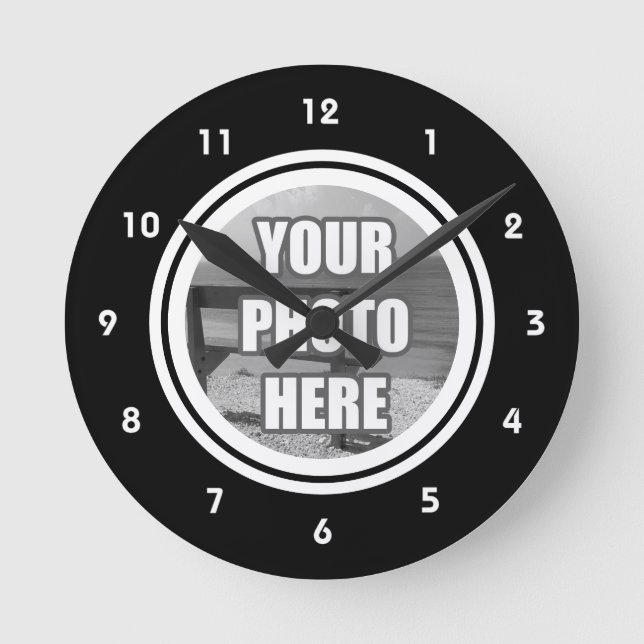 Foto Personalisiert Schwarz-weiß Runde Wanduhr (Vorderseite)