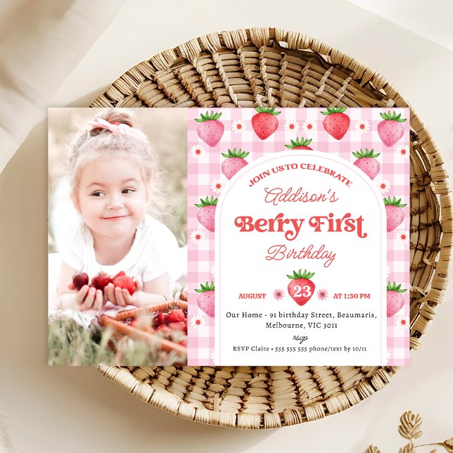 Foto Red Strawberry Berry Sweet 1. Geburtstag Einladung (Photo Berry First Birthday Invitation Template Modern, Strawberry Berry First Birthday Invitation )