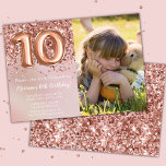 Foto Rose Gold Kids Girl 10. Geburtstagsparty Einladung<br><div class="desc">Foto Rose Gold 10. Geburtstagsfeier Einladung für ein 10-jähriges Mädchen mit elegantem Drehbuch und lustigen Ballons.</div>