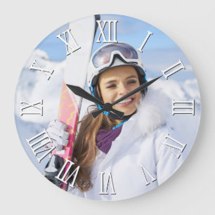 Foto Schwarzweiß Fett Römische Ziffern Große Wanduhr