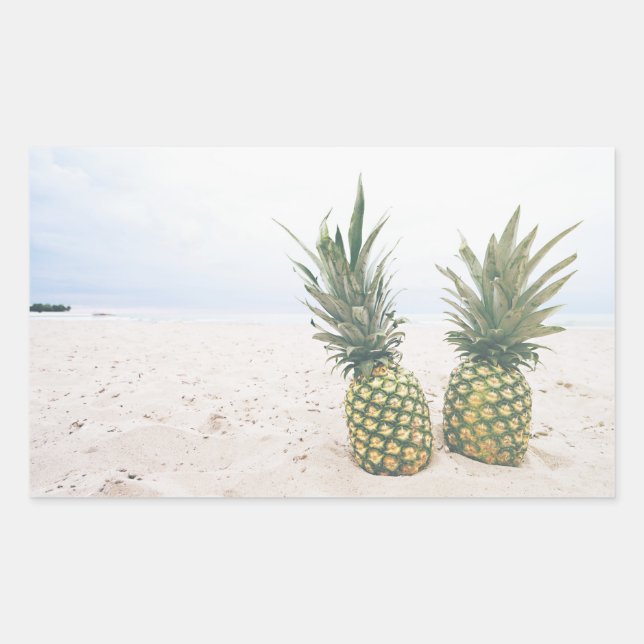 Foto von 2 Ananas am Strand Rechteckiger Aufkleber (Vorderseite)